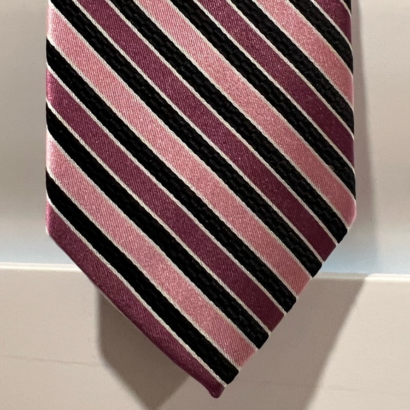 Men's Tie - Picture 1 of 3